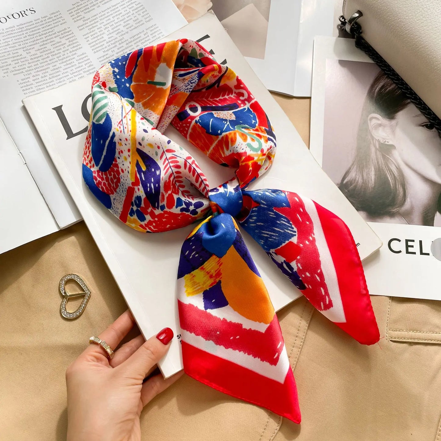 2024 New Fashion 70X70cmPrinted Women's Scarf Pashmina Silk Scarf Square Shawl Decorative Headband Neck Luxury Design Bandana